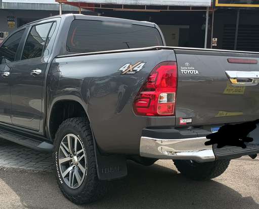 TOYOTA-HILUX-2019