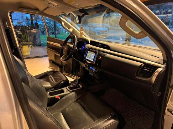 TOYOTA-HILUX-2019