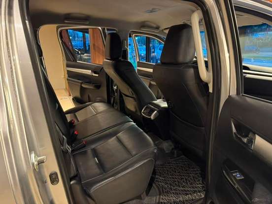 TOYOTA-HILUX-2019