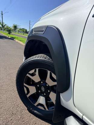 TOYOTA-HILUX-2020