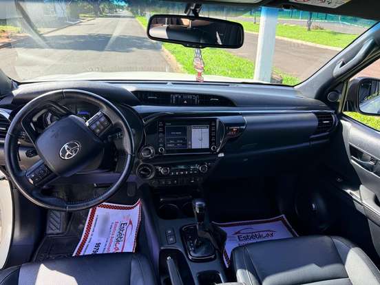 TOYOTA-HILUX-2020