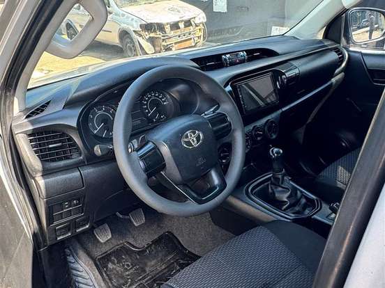TOYOTA-HILUX-2.8 STD 4X4 CD 16V DIESEL 4P MANUAL TOYOTA-HILUX-2017