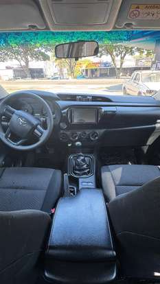 TOYOTA-HILUX-2017