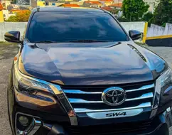 TOYOTA HILUX SW4 2.7 SRV 7 LUGARES 4X2 16V FLEX 4P AUTOMÁTICO TOYOTA HILUX SW4 2.7 SRV 7 LUGARES 4X2 16V FLEX 4P AUTOMÁTICO