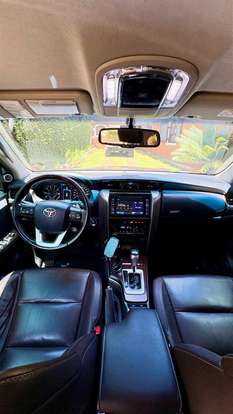 TOYOTA-HILUX SW4-2016