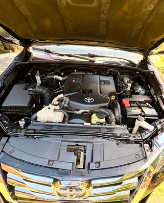 TOYOTA-HILUX SW4-2016