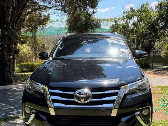 TOYOTA-HILUX SW4-2.8 SRX 4X4 16V TURBO INTERCOOLER DIESEL 4P AUTOMÁTICO TOYOTA-HILUX SW4-2016