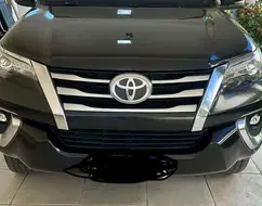 TOYOTA HILUX SW4 2.8 SRX 4X4 7 LUGARES 16V TURBO INTERCOOLER DIESEL 4P AUTOMÁTICO TOYOTA HILUX SW4 2.8 SRX 4X4 7 LUGARES 16V TURBO INTERCOOLER DIESEL 4P AUTOMÁTICO