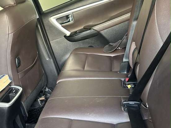 TOYOTA-HILUX SW4-2.8 SRX 4X4 7 LUGARES 16V TURBO INTERCOOLER DIESEL 4P AUTOMÁTICO TOYOTA-HILUX SW4-2019