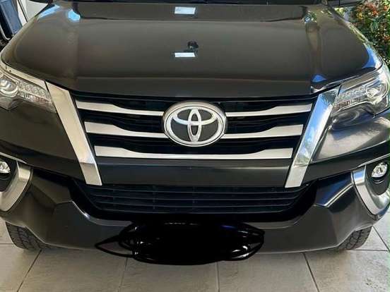 TOYOTA-HILUX SW4-2.8 SRX 4X4 7 LUGARES 16V TURBO INTERCOOLER DIESEL 4P AUTOMÁTICO TOYOTA-HILUX SW4-2019