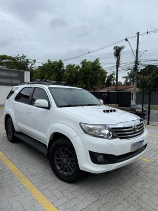 TOYOTA-HILUX SW4-3.0 SRV 4X4 16V TURBO INTERCOOLER DIESEL 4P AUTOMÁTICO TOYOTA-HILUX SW4-2013