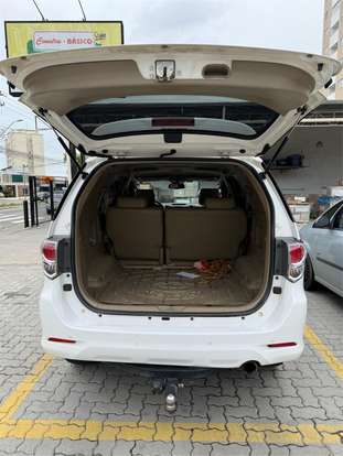 TOYOTA-HILUX SW4-2013