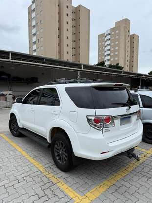 TOYOTA-HILUX SW4-2013