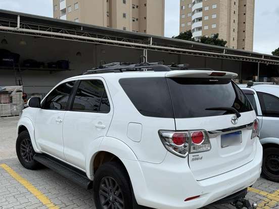 TOYOTA-HILUX SW4-3.0 SRV 4X4 16V TURBO INTERCOOLER DIESEL 4P AUTOMÁTICO TOYOTA-HILUX SW4-2013