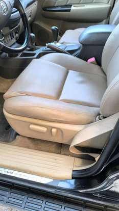 TOYOTA-HILUX SW4-2011