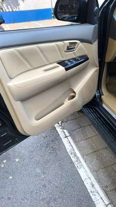 TOYOTA-HILUX SW4-2011