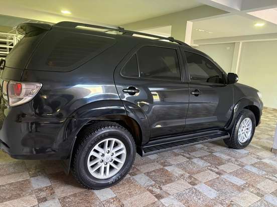 TOYOTA-HILUX SW4-2011