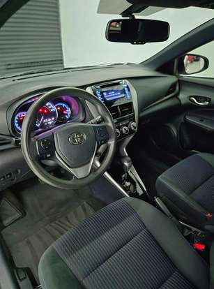 TOYOTA-YARIS-2019