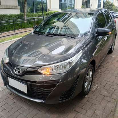 TOYOTA-YARIS-2020