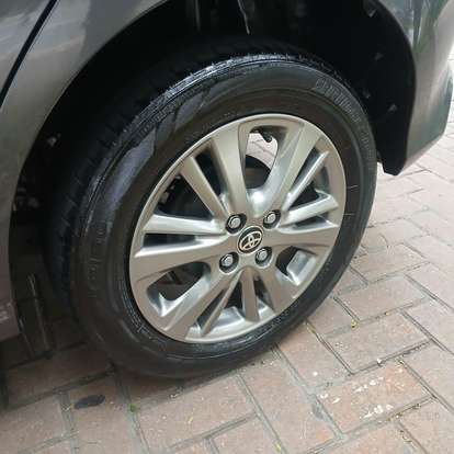 TOYOTA-YARIS-2020