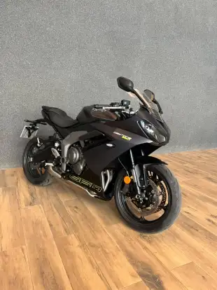 TRIUMPH-DAYTONA 660-2025
