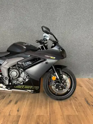TRIUMPH-DAYTONA 660-2025