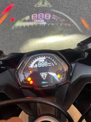 TRIUMPH-DAYTONA 660-2025