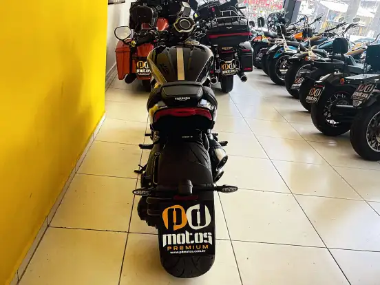 TRIUMPH-ROCKET III STORM R TRIUMPH-ROCKET III STORM R-2025