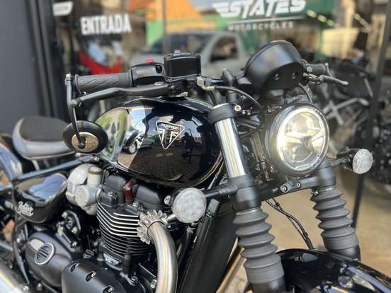 TRIUMPH-BONNEVILLE BOBBER 1200-2023