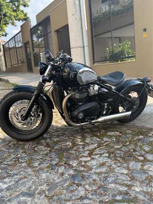 TRIUMPH-BONNEVILLE BOBBER 1200-2023