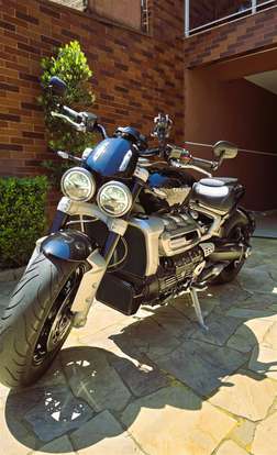 TRIUMPH-ROCKET III R-2020