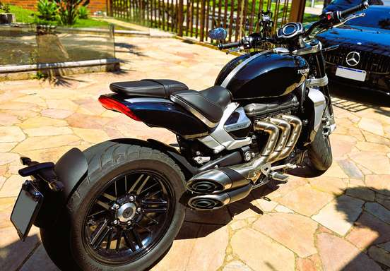 TRIUMPH-ROCKET III R-2020
