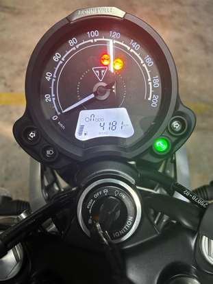TRIUMPH-SPEED TWIN 900-2023