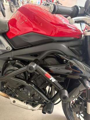 TRIUMPH-STREET TRIPLE 675 ABS-2014