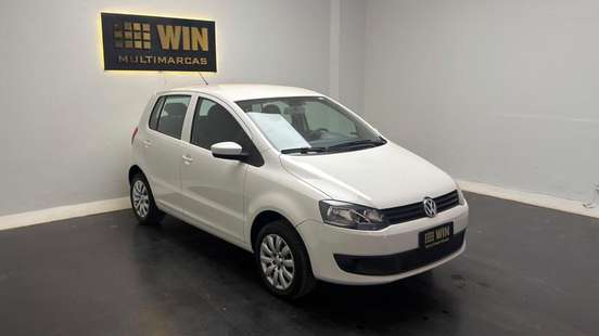 VOLKSWAGEN-FOX-2014