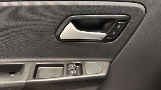 VOLKSWAGEN-FOX-2014
