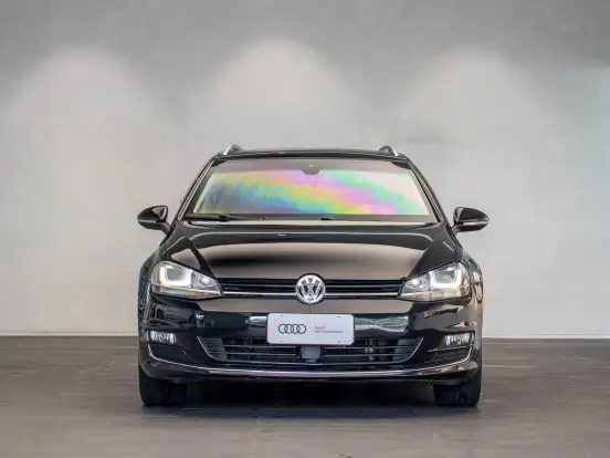 VOLKSWAGEN-GOLF-2015