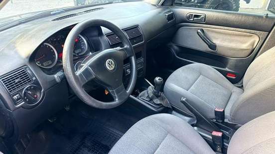 VOLKSWAGEN-GOLF-2007