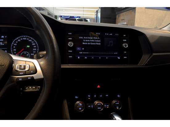VOLKSWAGEN-JETTA-2018