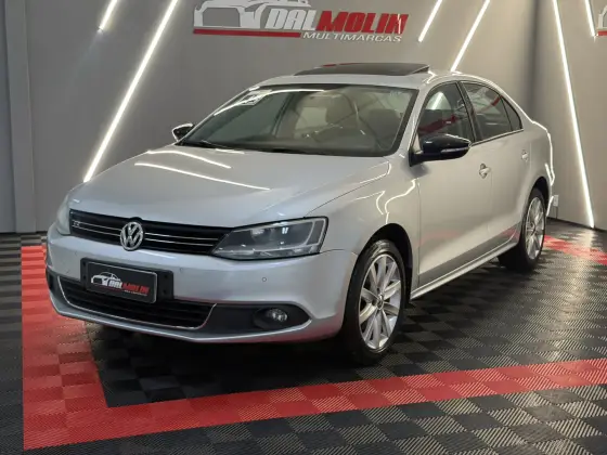 VOLKSWAGEN JETTA 2.0 COMFORTLINE FLEX 4P MANUAL