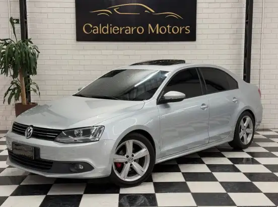 VOLKSWAGEN-JETTA-2014