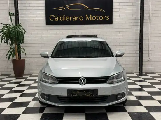 VOLKSWAGEN-JETTA-2014