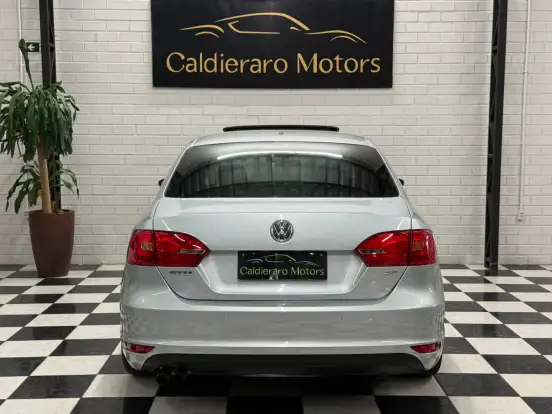 VOLKSWAGEN-JETTA-2014