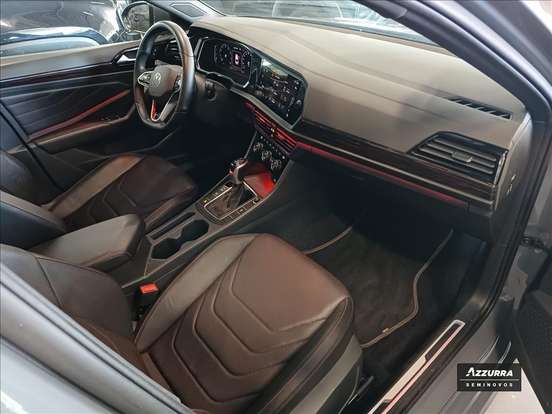 VOLKSWAGEN-JETTA-2023