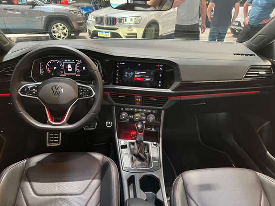 VOLKSWAGEN-JETTA-2024