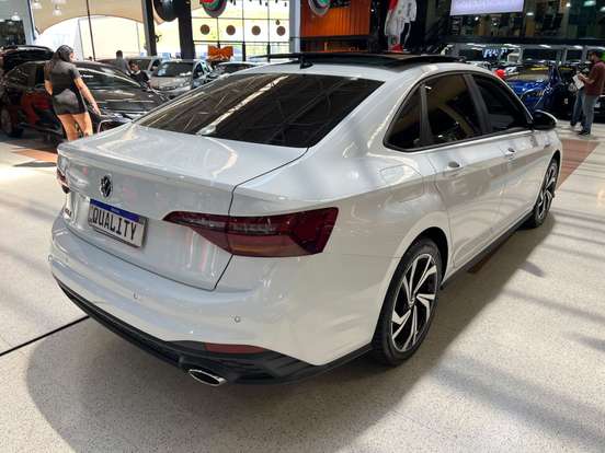 VOLKSWAGEN-JETTA-2024