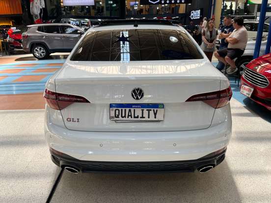 VOLKSWAGEN-JETTA-2024