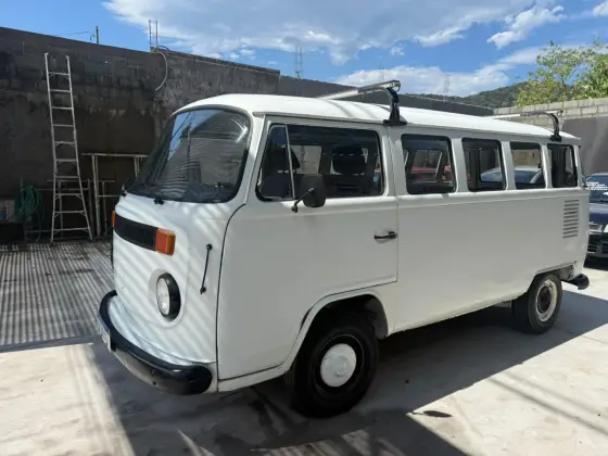 Volkswagen Kombi 1.6 STD 8V Gasolina 3P Manual