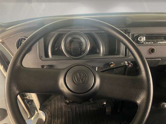 VOLKSWAGEN-KOMBI-1.4 LAST EDITION 8V FLEX 4P MANUAL VOLKSWAGEN-KOMBI-2013