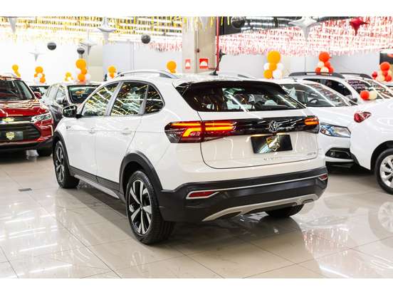 VOLKSWAGEN-NIVUS-1.0 200 TSI TOTAL FLEX HIGHLINE AUTOMÁTICO VOLKSWAGEN-NIVUS-2023